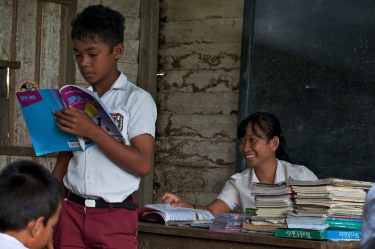 Indonésia: Direito à informação + educação
