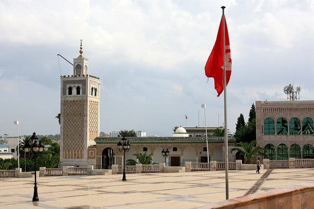 المادة 19 تطلب من رئيس الجمهورية التونسية ضمان  تعددية الإعلام السمعي البصري