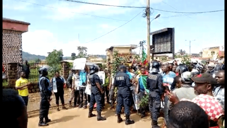 Cameroon: Repression of protests and attacks against the media must be investigated