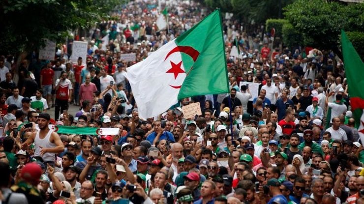 Algérie: les nouvelles exigences de déclaration préalable des marches présentent une  tentative pour faire taire les protestations