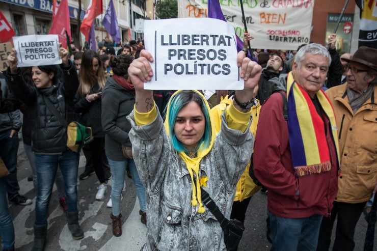 España: la libertad de expresión y el derecho a la protesta pacífica  llevan seis años bajo amenaza pero existe una oportunidad de revertir la situación