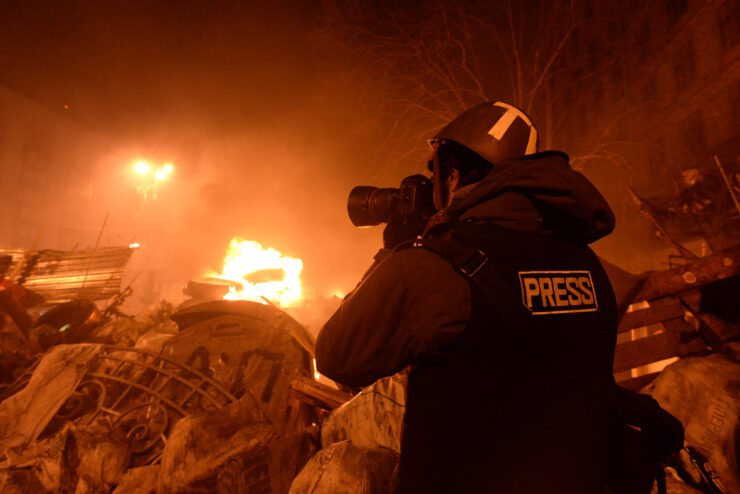 Ukraine: Journalists covering Russian invasion must be protected
